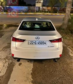 لكزس IS